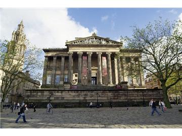 英美兩國留學費用孰高孰低？