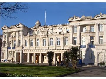 英倫名校之倫敦大學(xué)瑪麗皇后學(xué)院--學(xué)生就業(yè)能力優(yōu)秀的大學(xué)之一