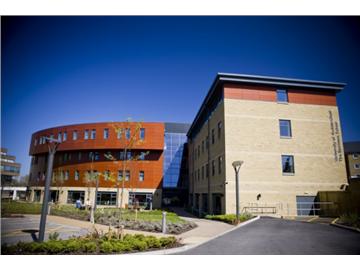 英國(guó)留學(xué)熱門院校之哈德斯菲爾德大學(xué)--真正做到以學(xué)生為本