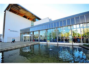 英國(guó)留學(xué)熱門院校之格魯斯特大學(xué)--英國(guó)高等教育官方給予高度評(píng)價(jià)