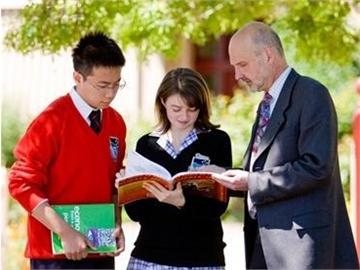 大專生申請英國留學(xué)，有哪些途徑？