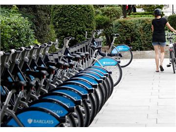 英國的交通費(fèi)那么高，為什么不選擇租自行車呢