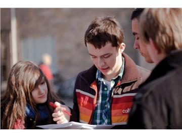 英國(guó)高中留學(xué)，國(guó)內(nèi)高二學(xué)生能轉(zhuǎn)學(xué)到英國(guó)嗎