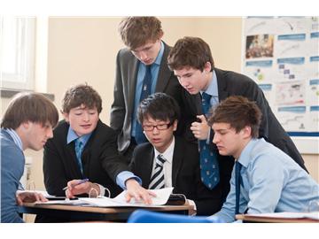 英國(guó)高中留學(xué)規(guī)劃，送孩子到英國(guó)讀高中有哪些好處