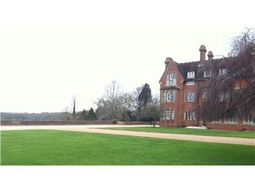 英國阿丁萊學(xué)院，本科升學(xué)率如何