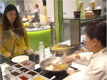  英國大學(xué)食堂，你習(xí)慣嗎？