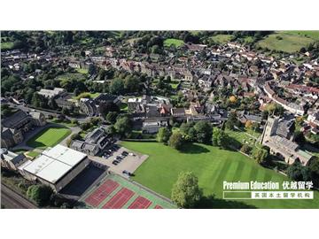 英國(guó)國(guó)王布魯頓中學(xué)，高中課程設(shè)置有哪些