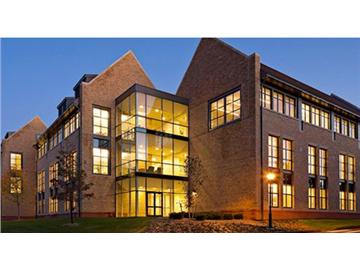 英國威斯敏斯特中學(xué)，一所寄宿制私立男子學(xué)校！