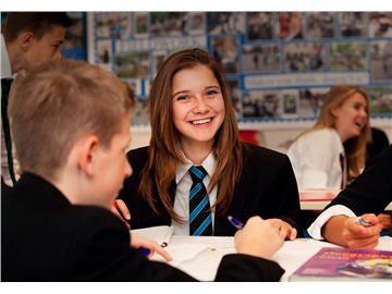 高中畢業(yè)生英國(guó)留學(xué)，學(xué)?？粗貙W(xué)生高考成績(jī)么？