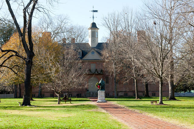 2019年英國留學先選專業(yè)還是先看學校？