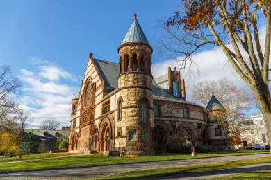 留學(xué)美國(guó)前先學(xué)會(huì)識(shí)別真假預(yù)科